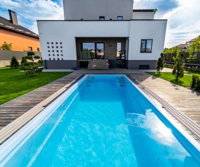 natural-garden-with-water-pool-luxurious-house-garden-background-pool-with-clean-water(1)_0x800