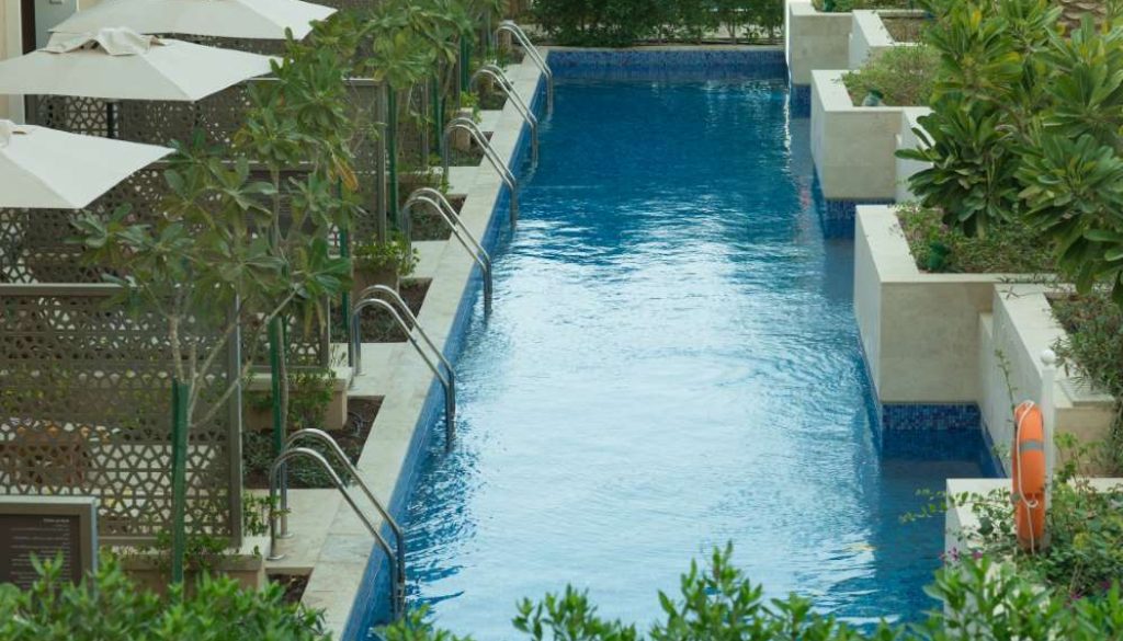 palm-trees-tropical-resort-hotel_0x800