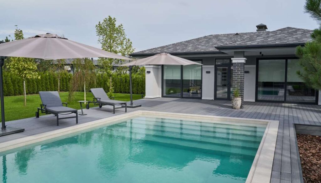 swimming-pool-design-modern-residence-modern-terrace-with-umbrellas-chaise-lounges-swimming-pool-nobody-territory(1)_0x800