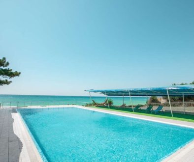 swimming-pool-tourist-area-with-seating-area(1)_0x800