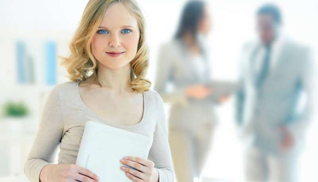 confident-businesswoman-holding-digital-tablet_800x600