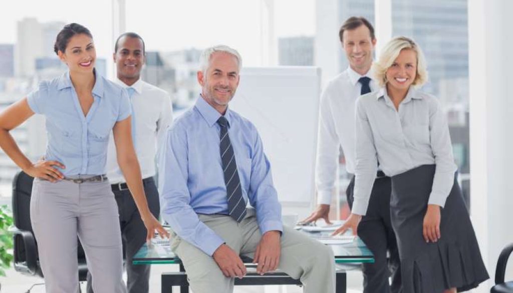 team-cool-business-people-posing-together_800x600