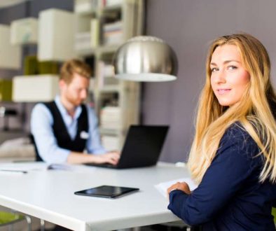 young-business-people-room_800x600